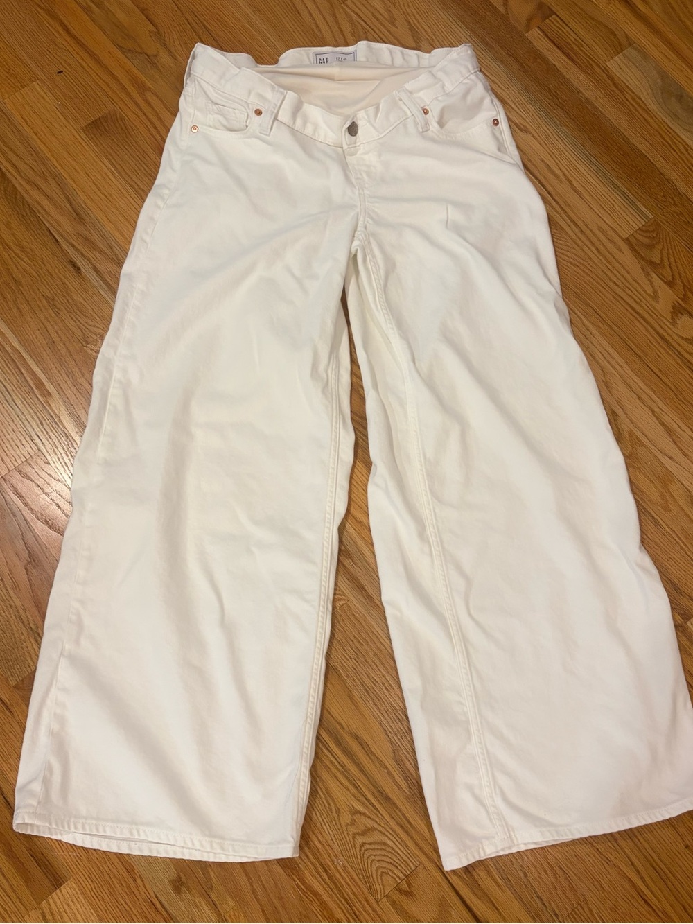 Gap maternity Women’s Wide-Leg Jeans in White